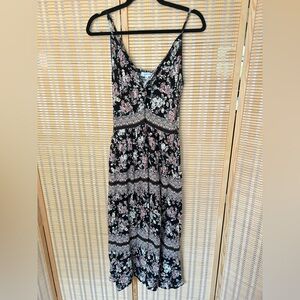 NWOT SIZE M Floral Black and Pink Women's Dress Knot Front detail
